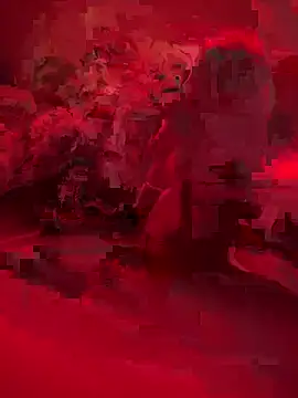 Pokazy przed kamerką – 689Nika