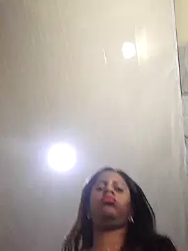 kelleysinedd Adlı Modelin Canlı XXX Sohbeti