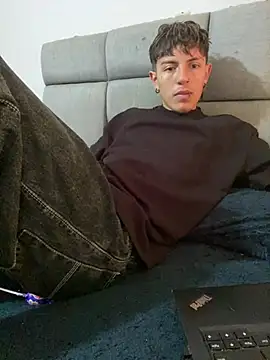 Živý XXX chat NaytonFreeman