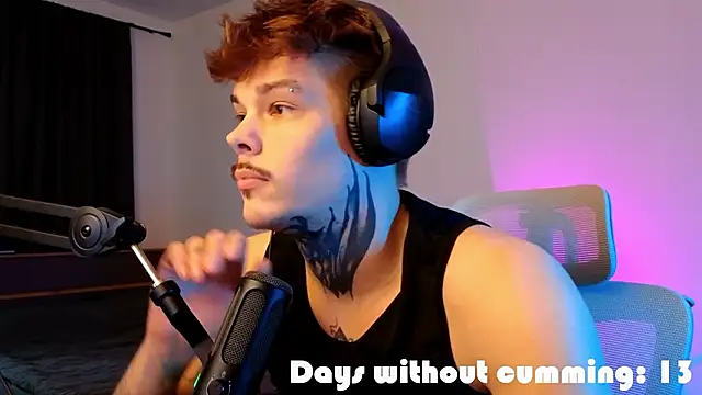 DENIS_HERE's Live XXX Chat