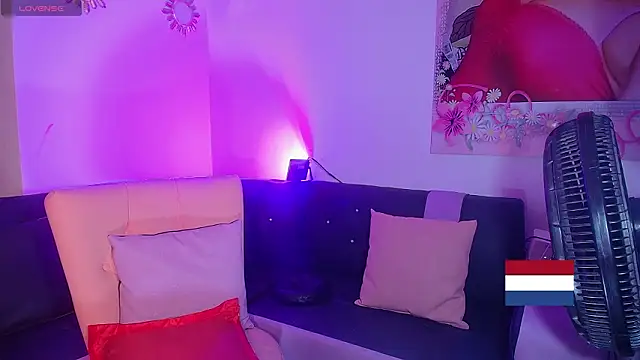 samara_veguz222's Webcam Show