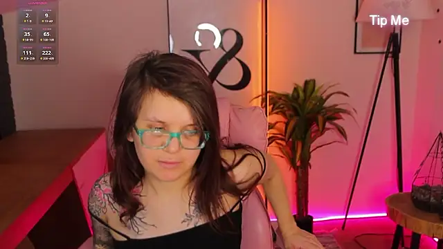 Ariell_Mini: онлайн-секс-чат