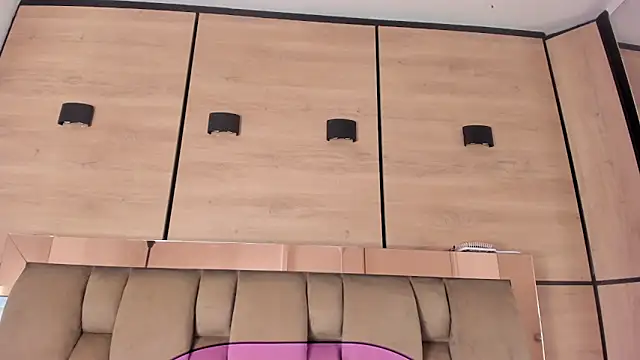 Chatroom XXX en direct de karol_lewiss