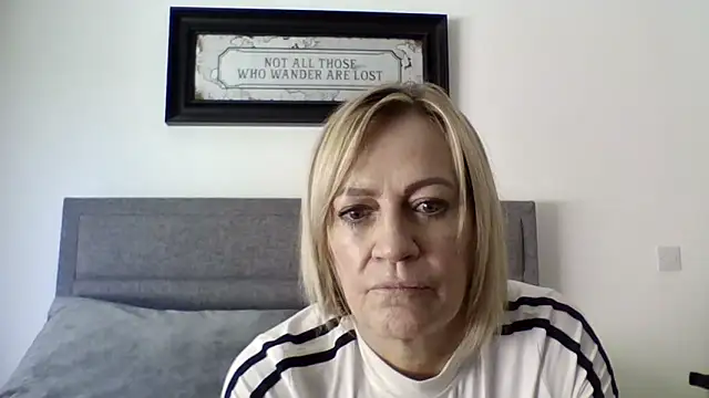 Milfshake227's Webcam Show