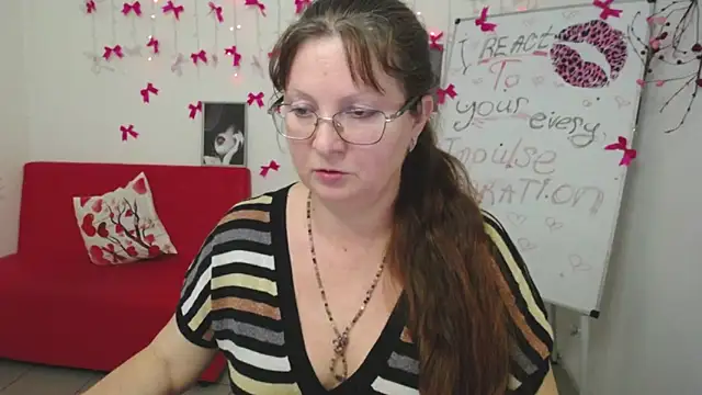 VanessaHotts 即時 XXX 聊天