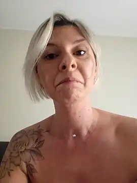 Raluca_Fr Pertunjukan Webcam