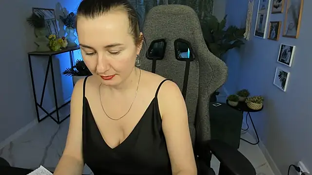 Golden_Dragon Adlı Modelin Canlı XXX Sohbeti