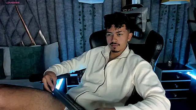 NicolaiKarav – Kamerová šou