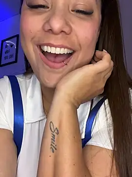 Pretty__Milf লাইভ XXX চ্যাট