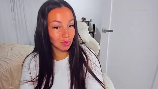 AvisFlowers' Live XXX Chat