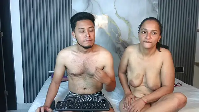 LunandCarlos' Live XXX Chat