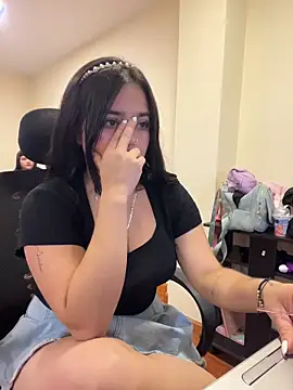 Emily_Rivers_ – Naživo XXX chat