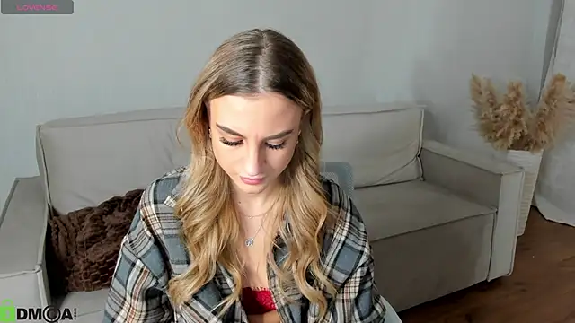 Chat +18 de Silen_Tori ao vivo