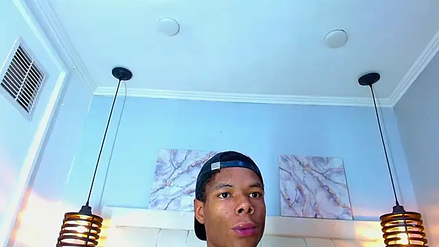 Pokazy przed kamerką – Santiago_Ortiz_