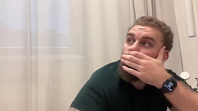 Bear_bear_ Adlı Modelin Web Kamerası Şovu