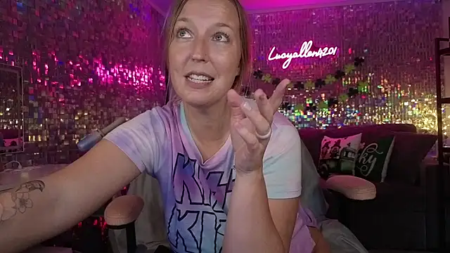 Show de lucyallen4201 na webcam