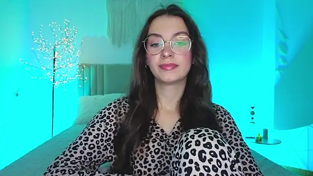 Show modela Real_cutie1 na web-kameri