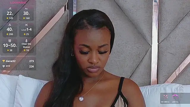 Sally-Noa: απευθείας συνομιλία ΧΧΧ