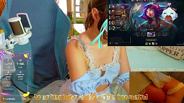 แชท XXX สดของ minakitsume