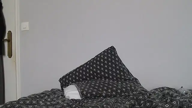 عرض كام Lynylou