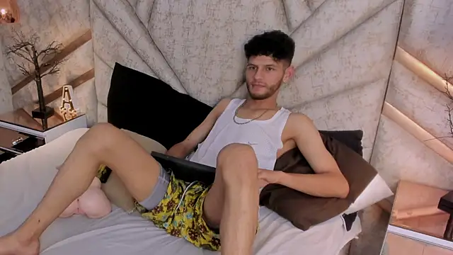 LuckySammer 即時 XXX 聊天