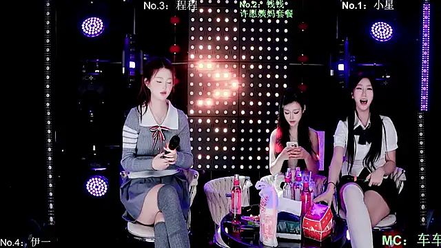 ZZ00033S Adlı Modelin Web Kamerası Şovu