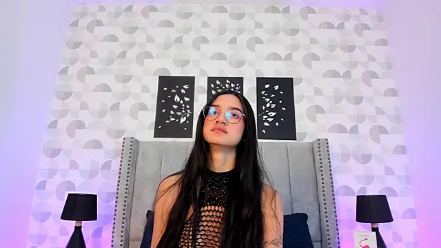 sara_stonems Adlı Modelin Canlı XXX Sohbeti