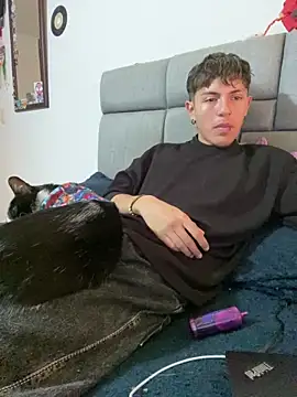 Chat +18 de NaytonFreeman ao vivo