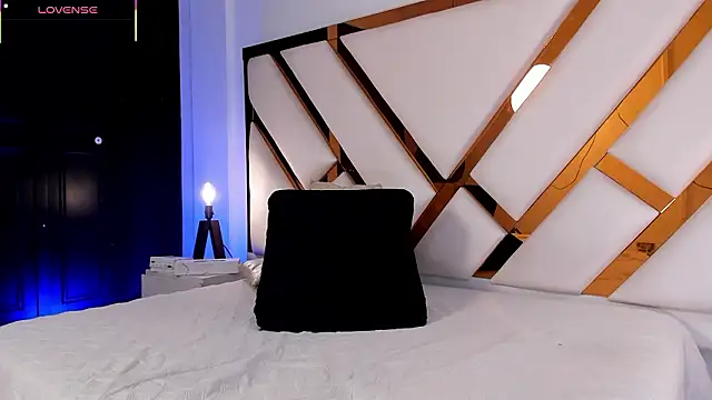 Aron_cruz webcam show