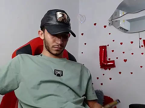 Caius_fox's Live XXX Chat