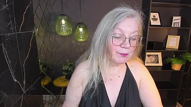 Chat +18 de NataliMellow ao vivo