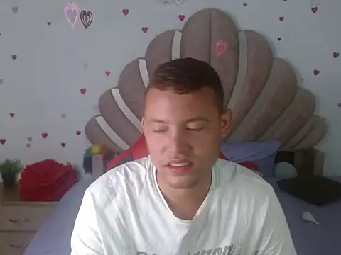 sven_fox723's Live XXX Chat