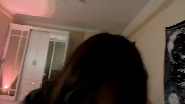 Show modela Littleways na web-kameri