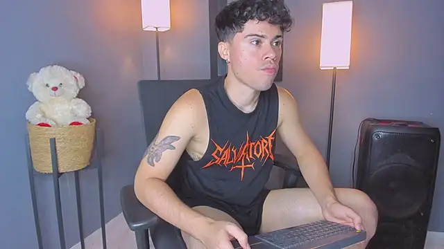 Soft_Temptationxx Show in webcam