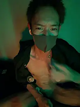 iam_ryu Chat XXX in diretta