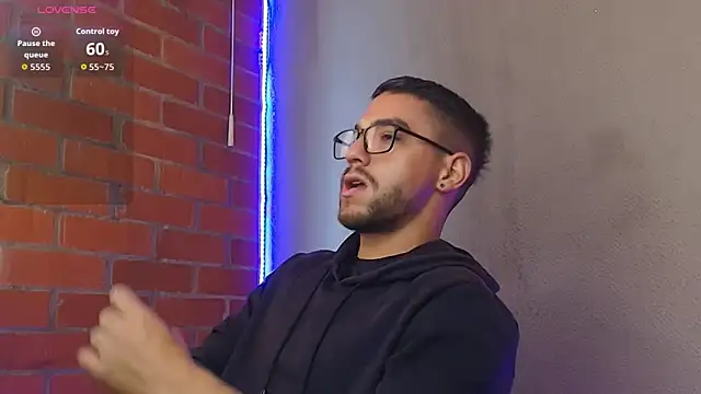 Leandro_valenzuela's Live XXX Chat