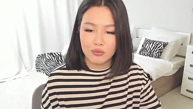 Brunette_Charm's Live XXX Chat