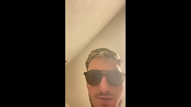 litlleboyeus' Webcam Show