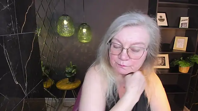 NataliMellow Show in webcam