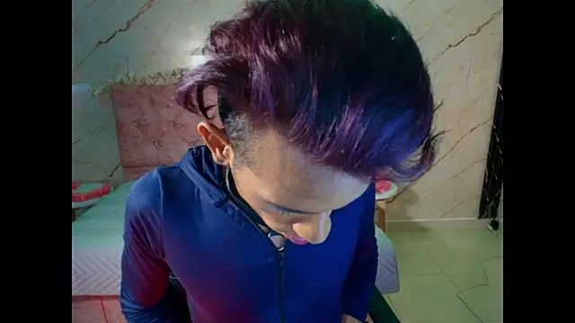 monserrat_petite's Webcam Show