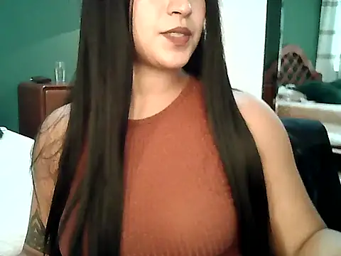 FallsForHerSmile Chat XXX in diretta