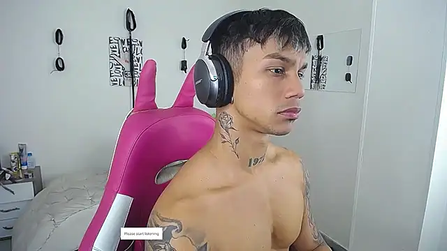 XXX chat uživo modela Leonard_Price