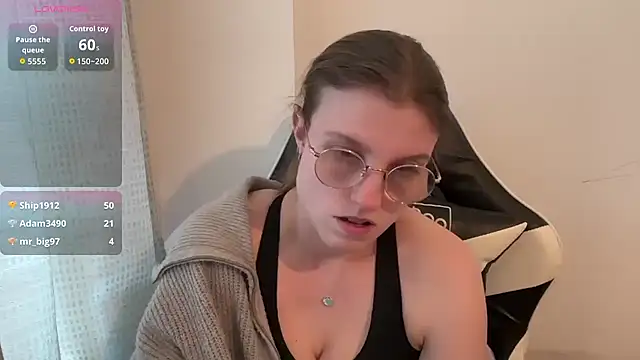 BustyKellyXXX's Webcam Show