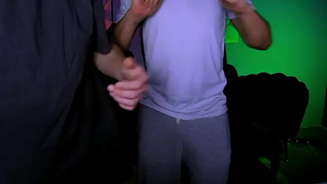 Онлайн чат XXX travis_wolf_