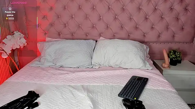 artemish__ élő XXX-chatje