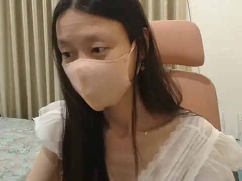 Chat XXX en directo de Lil-Cherries