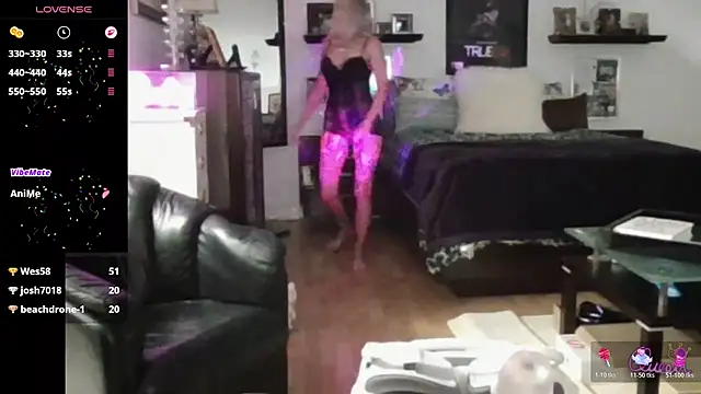 VelvetBarbie webkamerás műsora