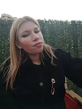 EvyLure's Live XXX Chat