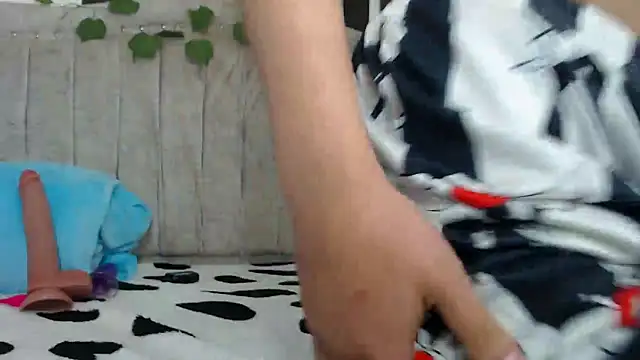 XXX chat uživo modela Tinyy_Star