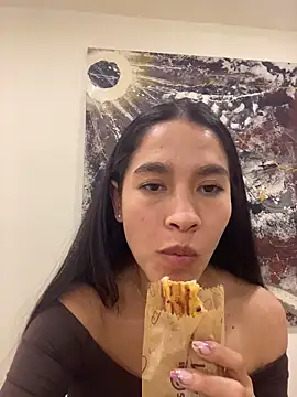 JuliaaVega 现场XXX聊天